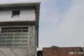 广西柳江：老大铺路占用老二土地，老二建房超过老大房顶，亲兄弟矛盾重重，调解员巧妙化解修复亲情图片