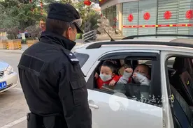 宝贝,就让我们保持这样的距离图片