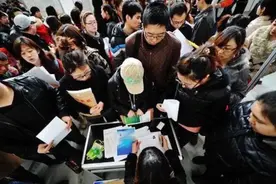 HR称“考不上本科是智商问题”：这无关职场规则，而是缺德！图片