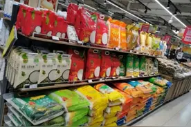 超市员工透露：散装米和袋装米差别很大，弄懂了再买也不迟图片