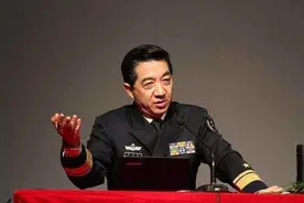 “少将”军衔张召忠有权调动军队吗？其实我们低估了局座实力图片