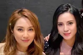 徐子淇现身贵妇聚会！染一头金发似洋娃娃，没C位坐穿得都低调了图片