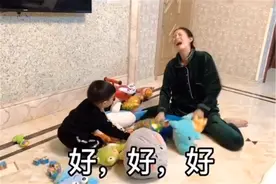 “精分姑姑”走红，用浮夸演技把侄子教育成暖男，网友：效果满分图片