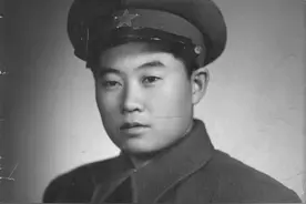 1945年，14岁少女虚报年龄乔装成男孩参军，立下特等功，后来咋样图片