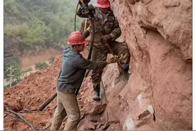 永兴这里正在修一条致富路！在你家乡附近吗？图片