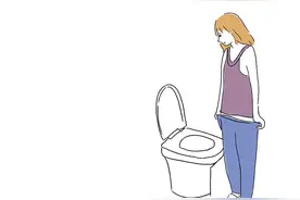 男生女生都会有的奇葩怪癖：在家裸着，喜欢闻臭袜子！（漫画）图片