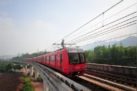 乘轨道 游重庆丨“双节”假期，就用轨道丈量重庆图片