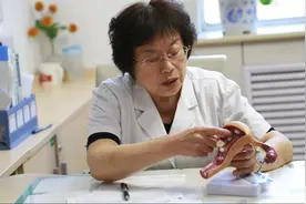 安徽女子不甘胎停，大老远来济南保胎，现场崩溃大哭图片