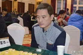 下象棋手速超快的男人，陈富杰一分钟天下无敌，全国赛胜张强徒弟图片
