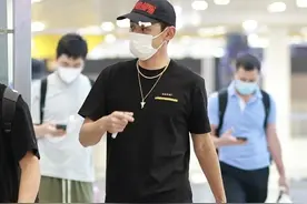张继科时尚感真好，“机场秀”变身潮男，运动风这样穿活力十足图片
