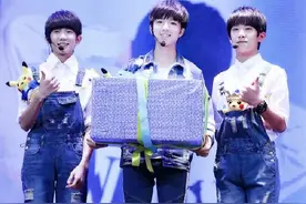 TFBOYS组合成立七周年，和你一起，一路攀登图片