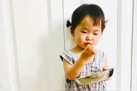 衬衫袖子大用处，改成宝宝连体裤～轻松打造日系小清新图片