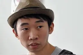 不公平遗传叫杨迪家：上帝吻了妹妹杨莎的脸，却把亲哥哥遗忘了图片