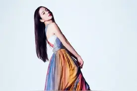 金智秀三月刊颜值暴击来啦，一颦一笑皆是画报，不愧是人间四月天图片