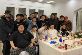 德云色被邻居投诉被迫搬家，得知一个月15万租金，西卡反应真实图片