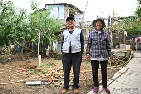 7旬夫妻隐居21年，花1万元建起二层“别墅”，种3亩桃园养老图片