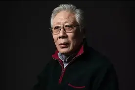 是“莎剧王子”，也是“最经典康熙”，焦晃60年深耕戏剧舞台拿下“终身成就”图片