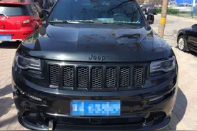 6.4L的JEEP大切诺基SRT推背感如何？某乔：你好坏啊，我好喜欢！图片