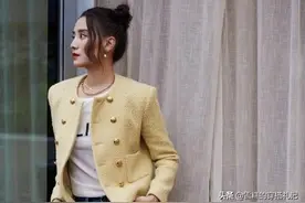真正见过大场面的女人，很少会穿T恤短裤，看宋佳就知道了图片