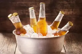 买啤酒，“瓶装”好还是“罐装”好？行家：区别很大，不懂别乱买图片