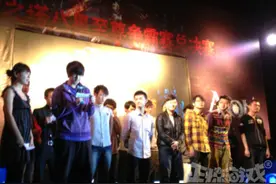 韩国选手耍阴招，坑死国服第一，却被民间大神一挑三血虐图片