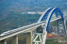 4月10日起，成都、重庆、贵阳将开通3对环线高铁图片