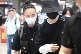 不认识明星就要挨打？网友：这跟黑社会有什么区别图片