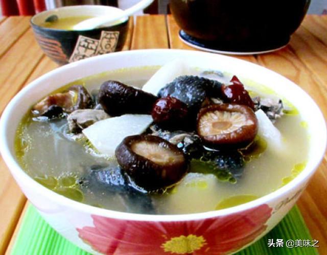 香菇花胶乌鸡汤的做法 2026年香菇花胶乌鸡汤的做法窍门