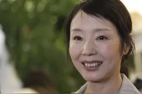 《芳华》：爱错一人，毁了半生，为什么总是老实人吃亏？图片