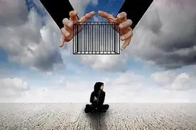 想知道一个人最真实的人品，和他谈钱就行了图片
