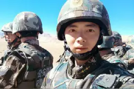 父子两代都是戍边军人！重庆小伙放弃教师工作，驻藏当兵，现担任移民警察！图片