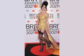 女星杜阿·利帕（Dua Lipa）出席活动，看起来很时尚靓丽图片