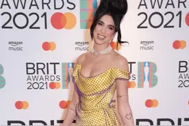 女星杜阿·利帕（Dua Lipa）出席活动，看起来很时尚靓丽图片