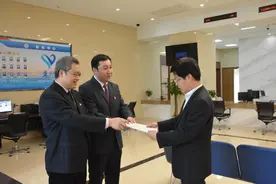 强强联手 推行“不停航”办证新模式图片