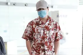 40岁沈腾将“花衬衫”带火了，搭配短裤凉鞋，不油腻反倒时髦拉风图片