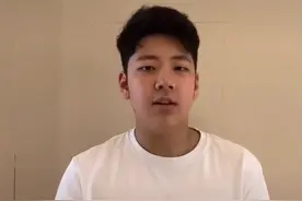 石头长太快！身材比郭涛壮实，和成人一样高，无意透露爸爸情商低图片