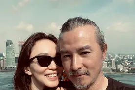 小龙女范文芳曝近况，老公49岁却满头白发？父子同框像祖孙图片