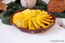 我家做蛋饺不用勺子，1次能做好几个，万无一失，耐煮不破有窍门图片