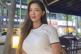 38岁韩国健身模特，沙漏身材如少女般迷人，成熟与性感结合图片