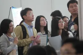 大四学生该考研还是考公务员，听听过来人的想法，建议挺中肯的图片