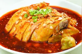 大厨教你川菜“口水鸡”详细家常做法，鸡肉鲜香嫩爽，收藏了图片