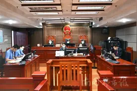 东方市原市委副书记、市长邓敏受贿案开庭图片