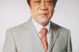 回放动物世界解说音 地下恋情唏嘘声 生前身后事 毁誉叹人生图片