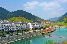 解读《乡村振兴促进法》：不得滥用“村庄撤并”强制农民搬迁图片