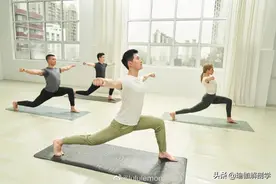 谁说撸铁的人不能练瑜伽？窦骁喊你练瑜伽了图片