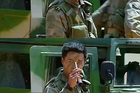 除了吴京“兵王”，这8位军旅男神也帅到炸裂，铁血硬汉谁不爱图片