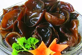 家庭版椒香木耳，一般人不敢轻易尝试的木耳吃法，口味有点小霸道图片