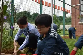 女子监狱陈黎华工作室让她们在春播秋收中感受“新生”图片