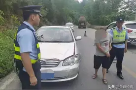 又见“斗气车”！故意别车，这暴脾气该改改了图片