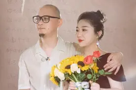 傅首尔背后的男人，用整片鱼塘圈养的一条“咸鱼”图片